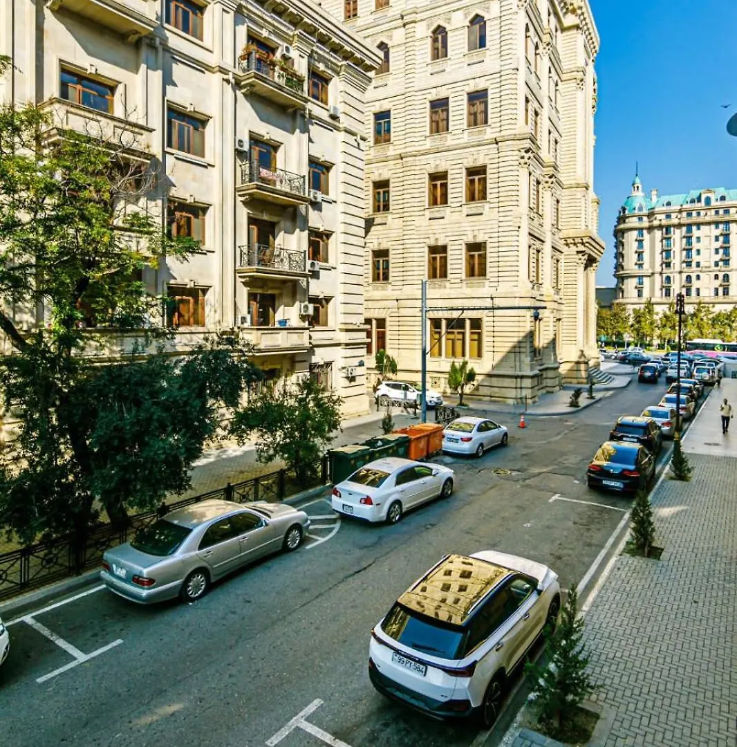 Azneft Square Deluxe Apartment Baku 0*,